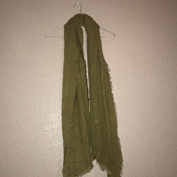 Green scarf - Picture 1 of 2
